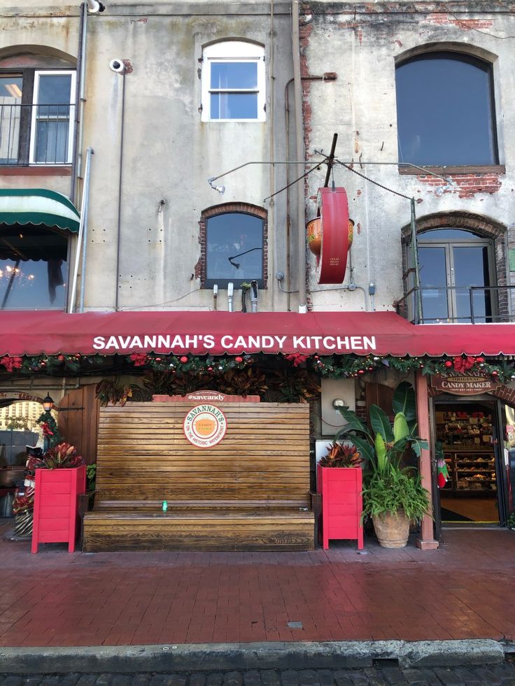 11 Best Places To Drink And Eat In Savannah Georgia Planet With Sara