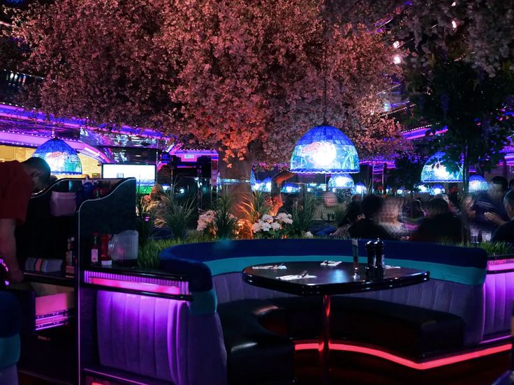 12+ Best Bars In Vegas For Cheap Drinks