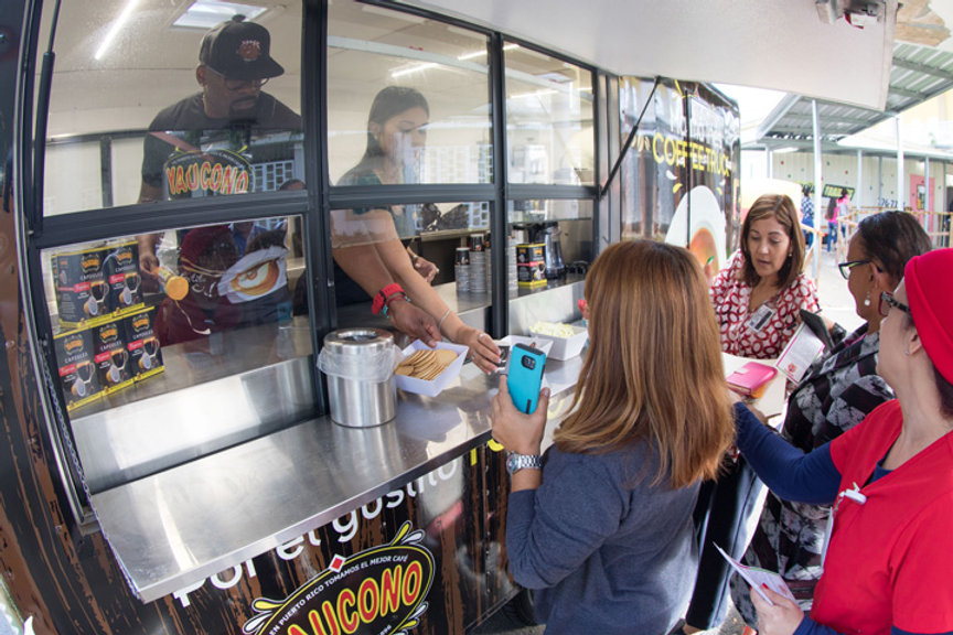 El Mama In S Coffee Truck Contin A Llevando El Aroma Y Sabor Del Caf