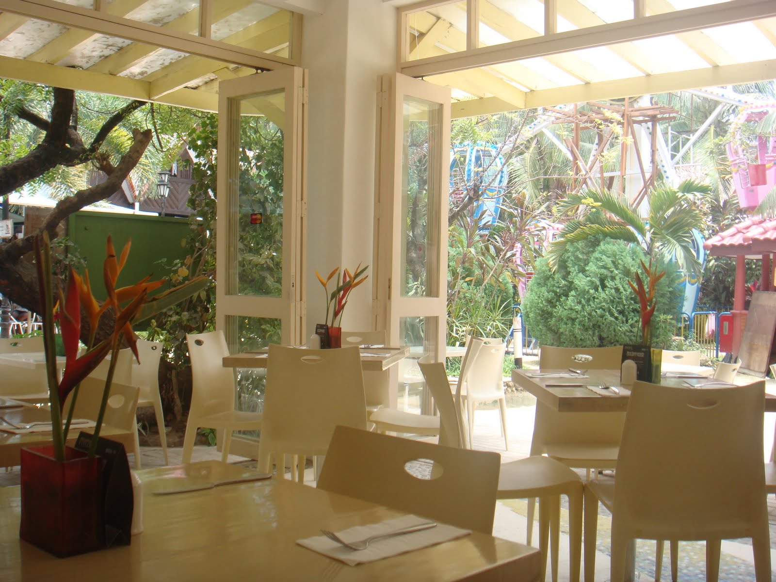 The Earthbound Faerie Lemoni Cafe The Perfect Boracay Lunch