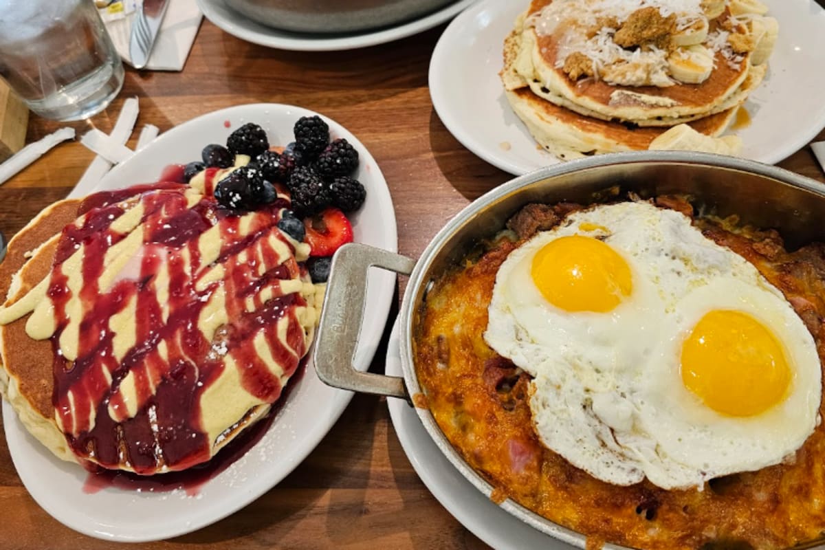 Wildberry Pancakes And Cafe With 9433 Reviews 10592 Photos 130 E